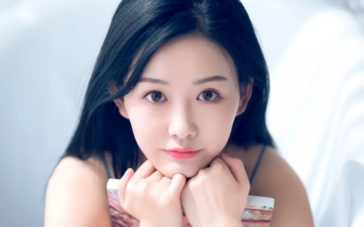 巴音郭楞哈尔滨私人伴游燕子