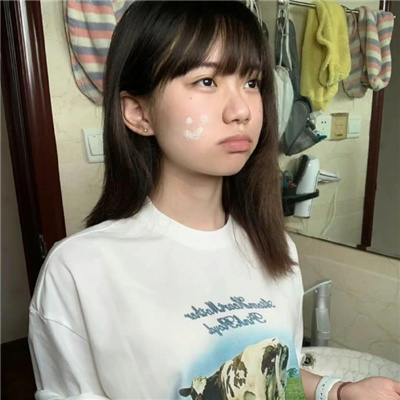 巴音郭楞伴游女生符皓月的资料