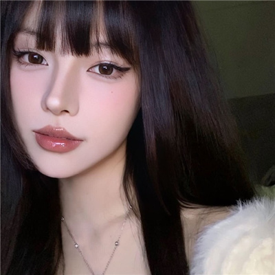 巴音郭楞私人伴游女生霍觅荷的资料